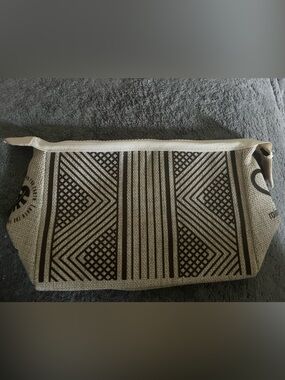 Geometric Canvas Cosmetic Pouch in Natural and Black. Kayapo.org.